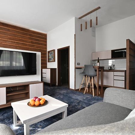 Apartmany Spessart โคมูตอฟ ภายนอก รูปภาพ