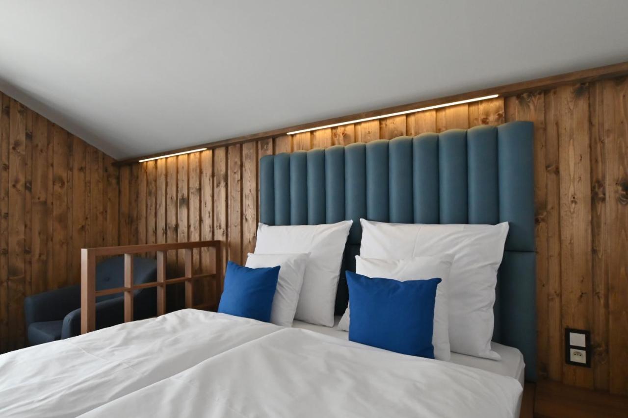 Apartmany Spessart โคมูตอฟ ภายนอก รูปภาพ