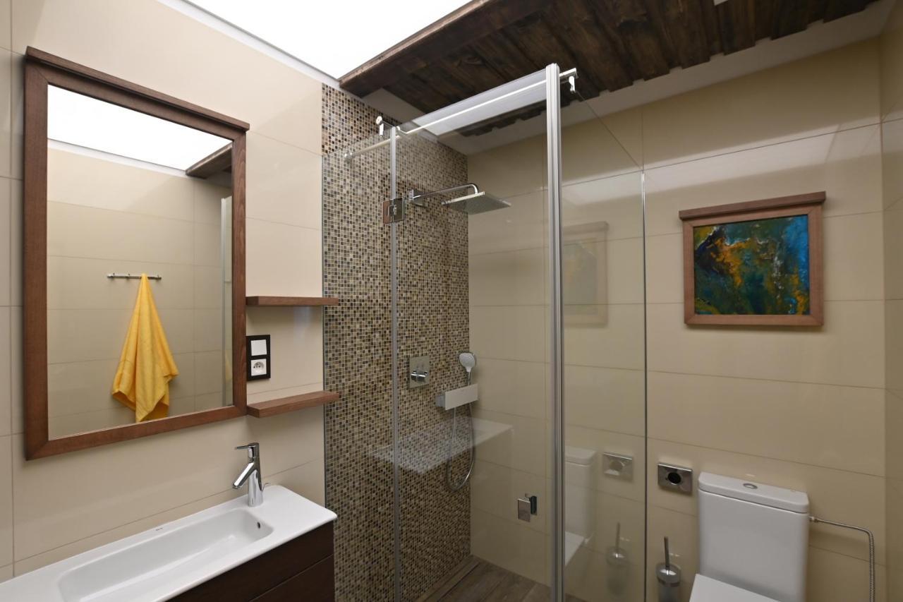 Apartmany Spessart โคมูตอฟ ภายนอก รูปภาพ