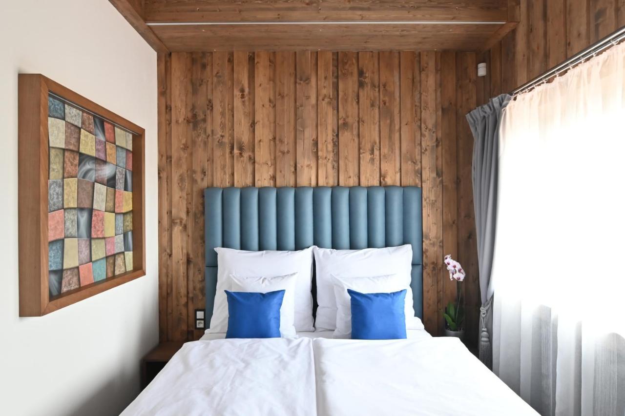 Apartmany Spessart โคมูตอฟ ภายนอก รูปภาพ