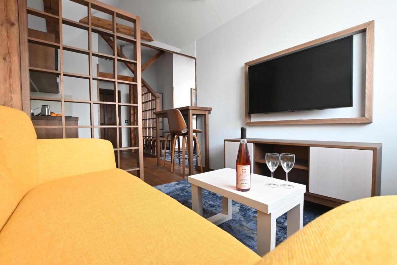 Apartmany Spessart โคมูตอฟ ภายนอก รูปภาพ