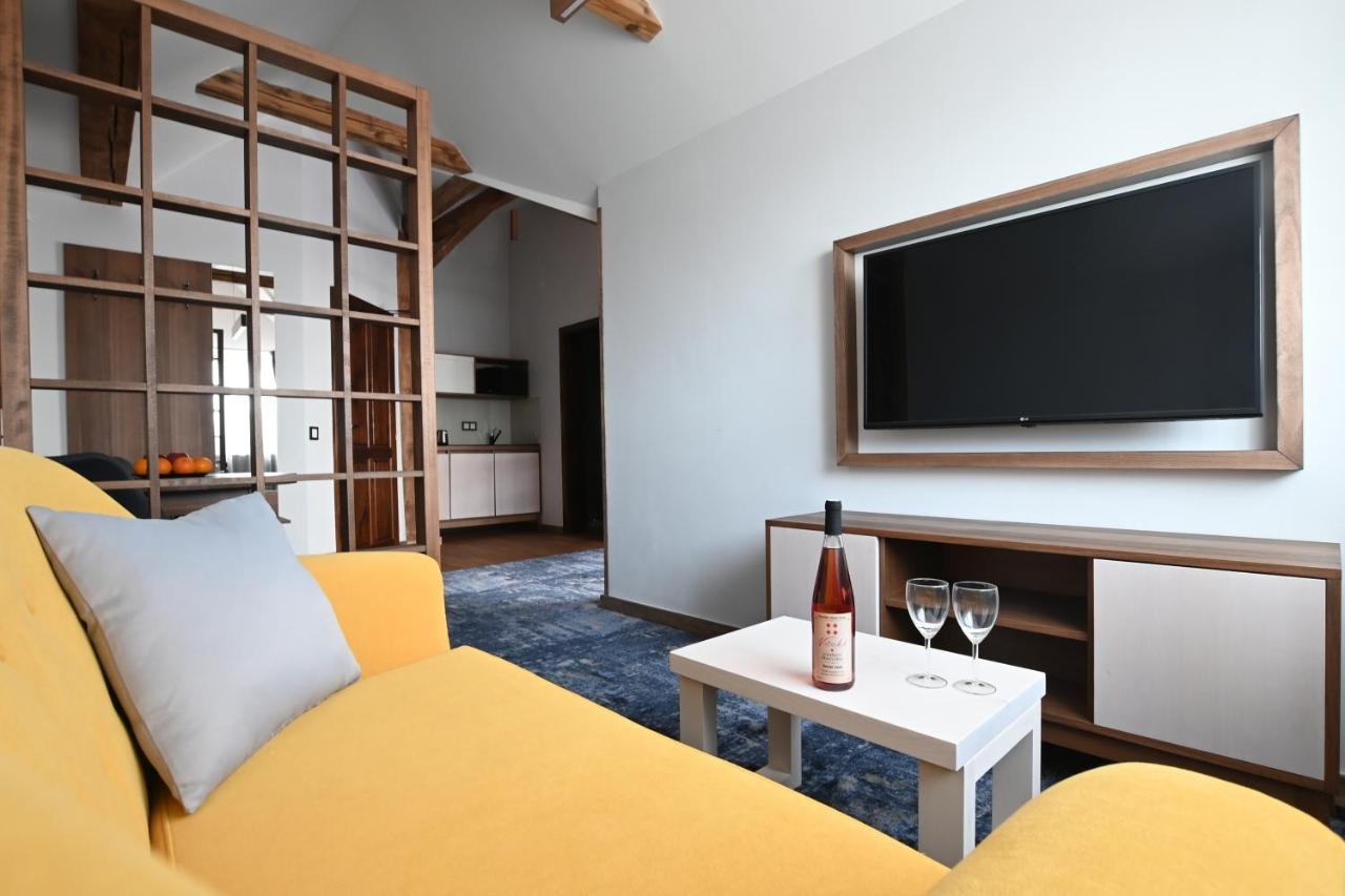 Apartmany Spessart โคมูตอฟ ภายนอก รูปภาพ