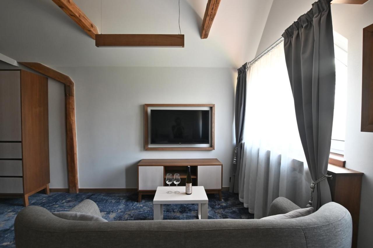 Apartmany Spessart โคมูตอฟ ภายนอก รูปภาพ