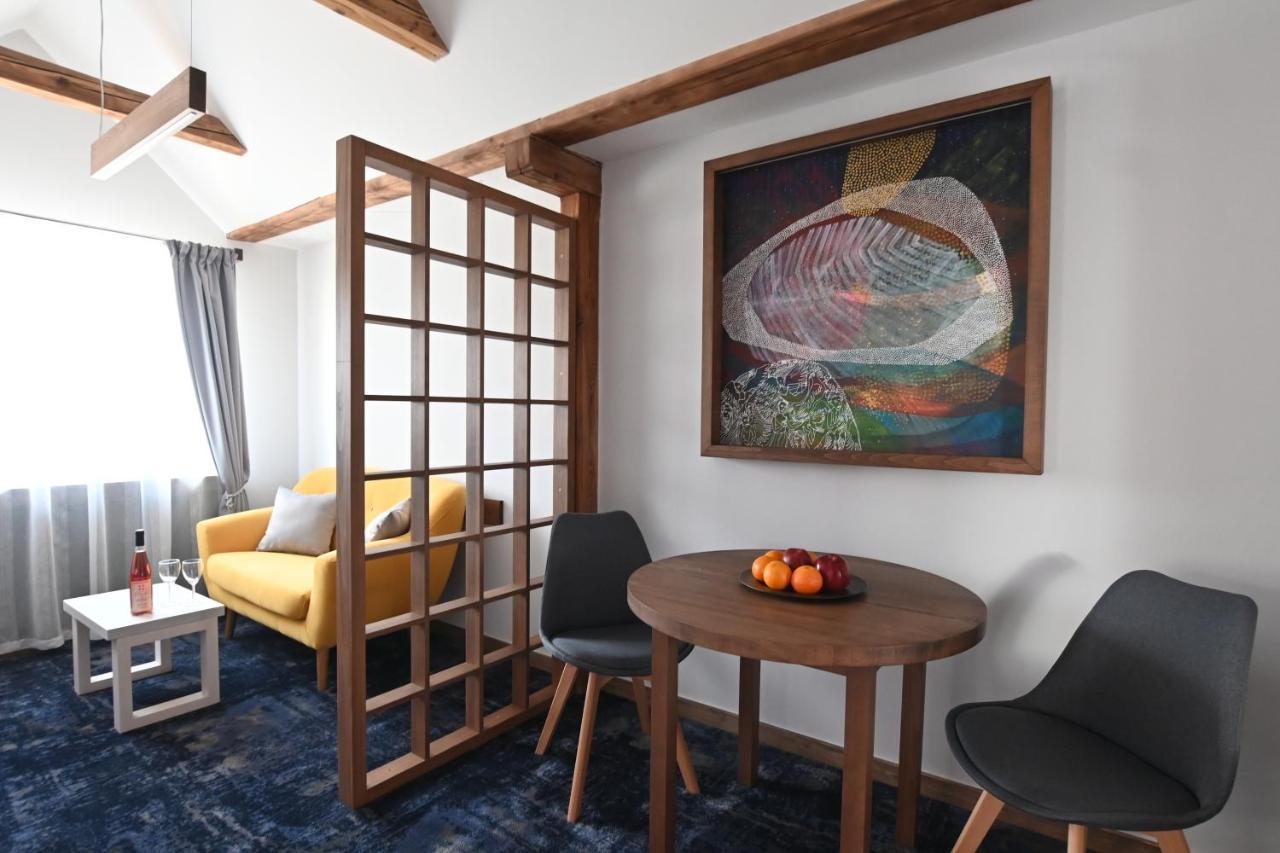 Apartmany Spessart โคมูตอฟ ภายนอก รูปภาพ