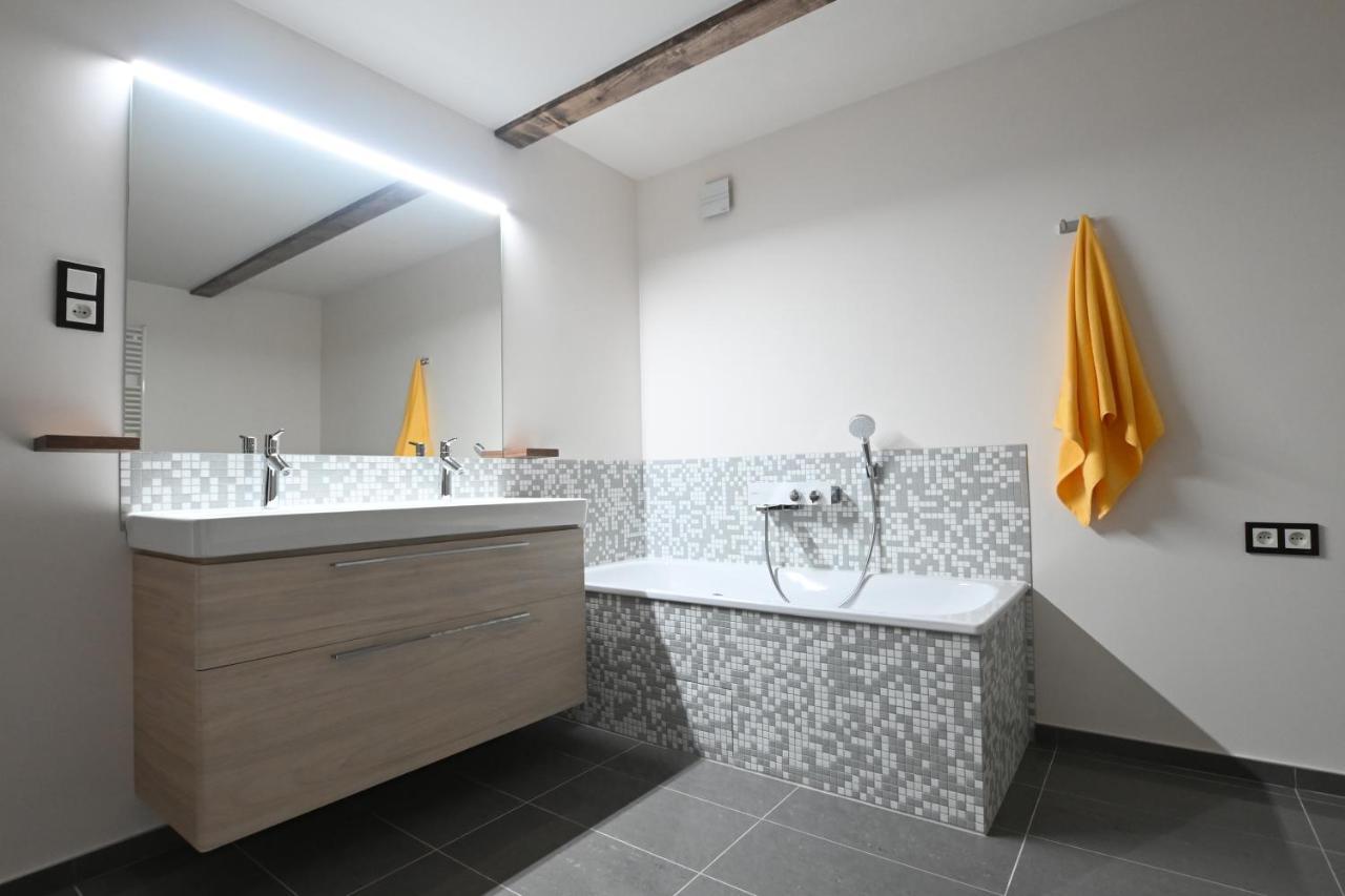 Apartmany Spessart โคมูตอฟ ภายนอก รูปภาพ