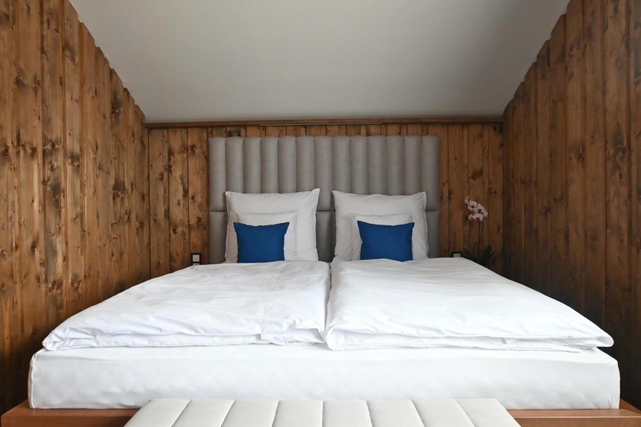 Apartmany Spessart โคมูตอฟ ภายนอก รูปภาพ