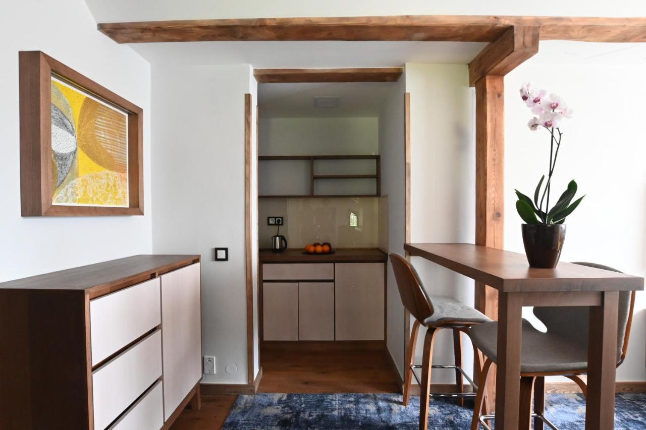 Apartmany Spessart โคมูตอฟ ภายนอก รูปภาพ