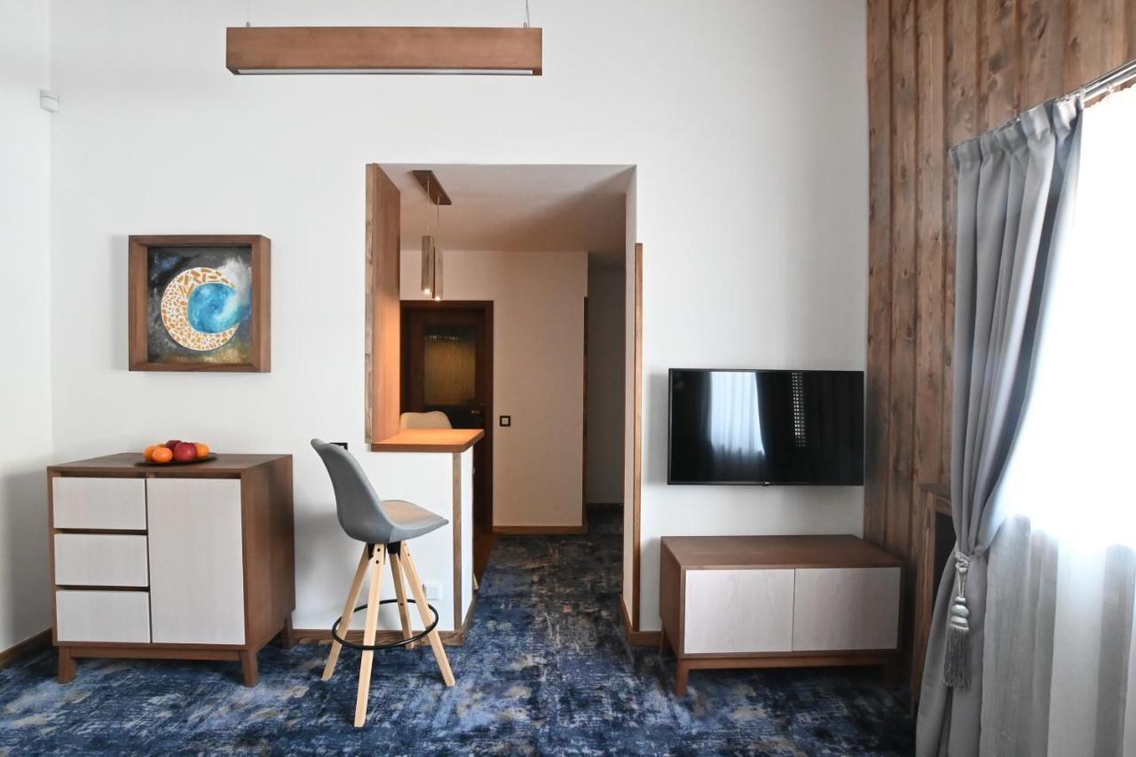 Apartmany Spessart โคมูตอฟ ภายนอก รูปภาพ