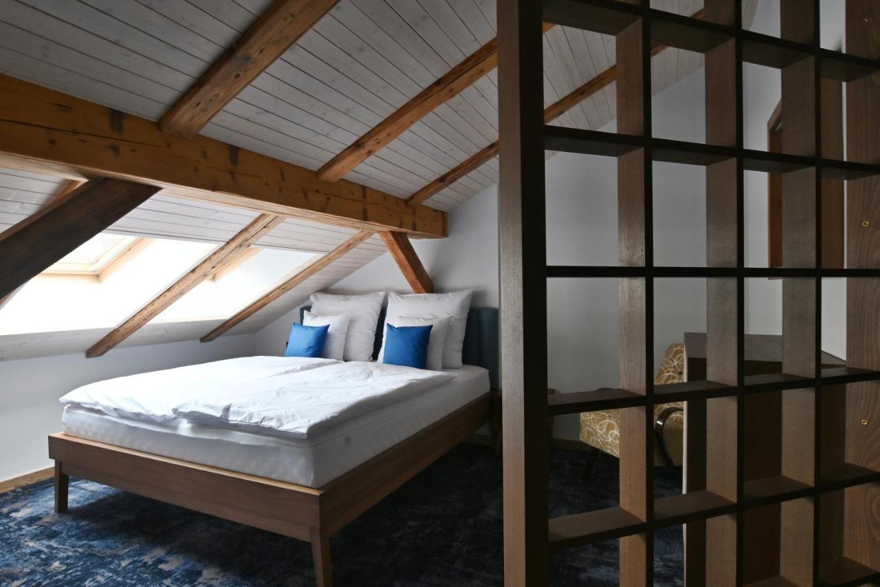 Apartmany Spessart โคมูตอฟ ภายนอก รูปภาพ